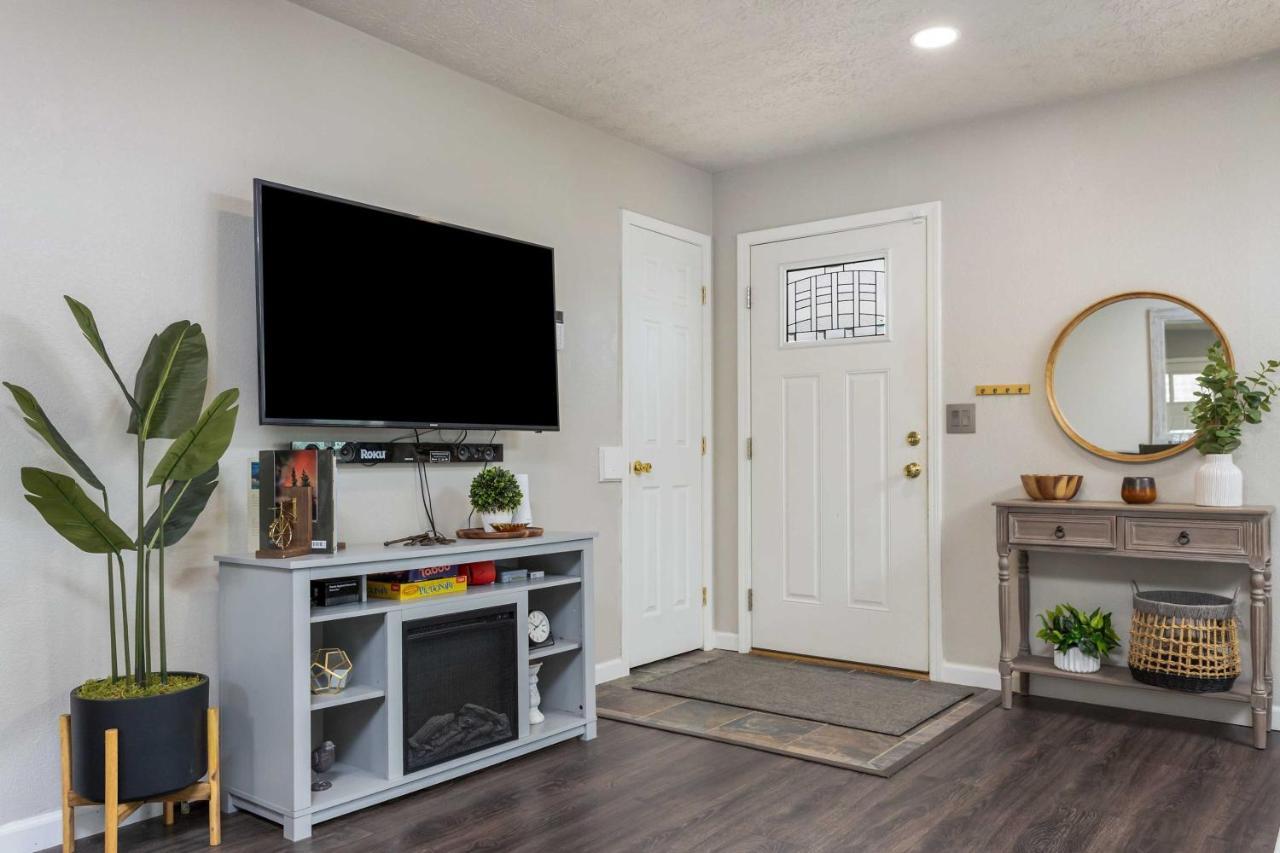 Updated Townhome Near Airport And Shopping! Anchorage Esterno foto